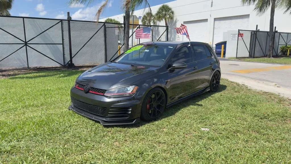 2017 Volkswagen Golf Gti — photo 1