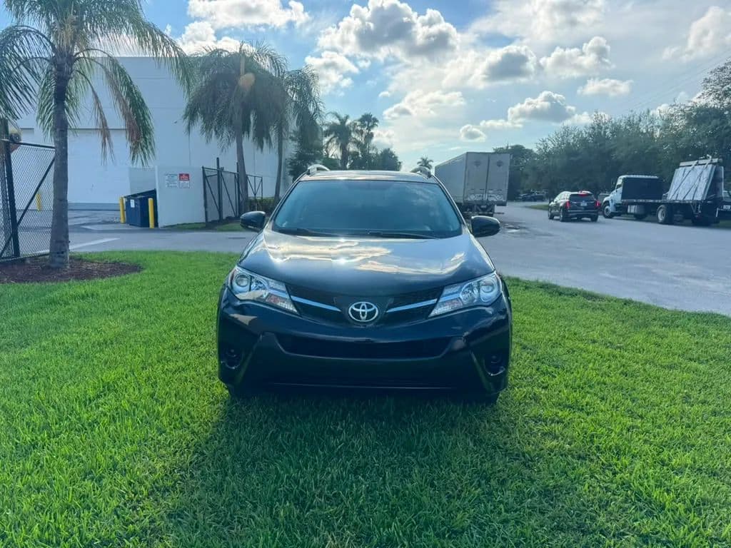 2013 Toyota Rav4 — photo 1