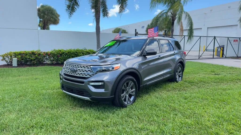 2021 Ford Explorer — photo 1